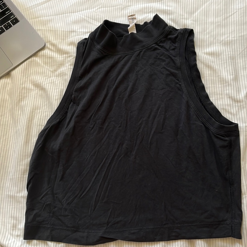 Lululemon black crop top with mock neck size 10